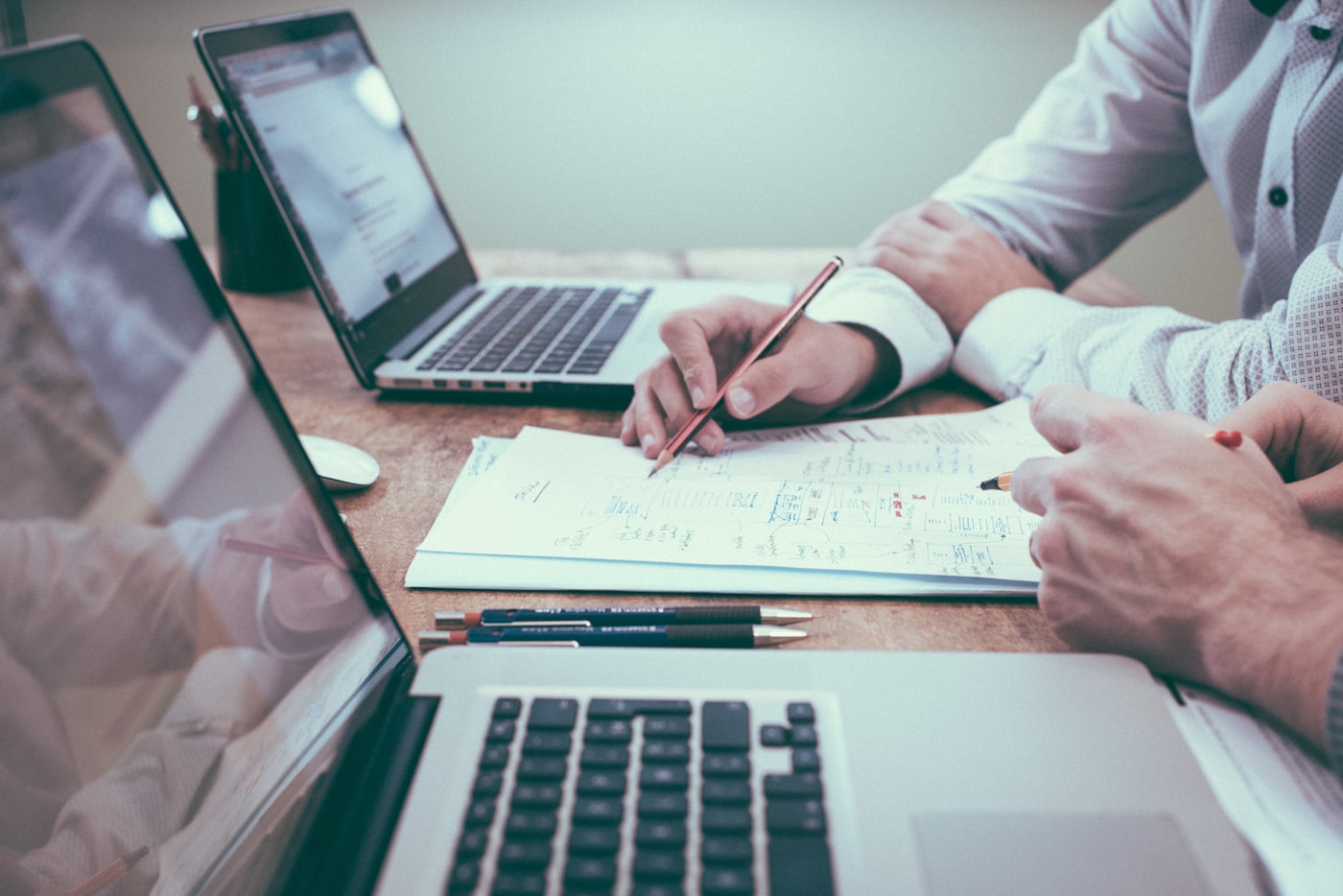 Documents d'analyse sur bureau — conformité et traçabilité