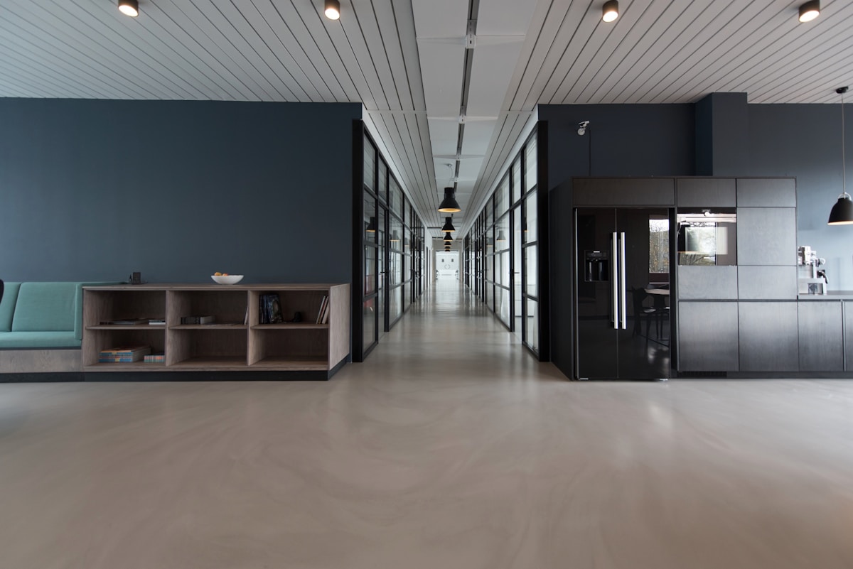 Espace de travail moderne — gouvernance et cycle de vie des actifs